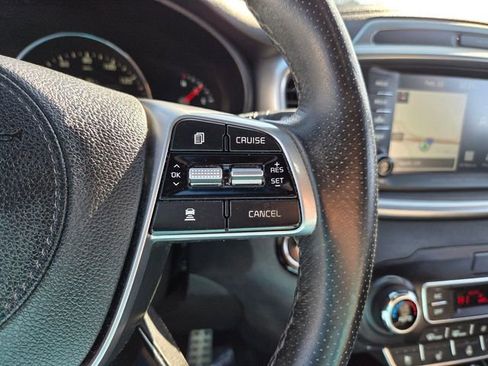 Used 2019 Kia Sorento SX image 26