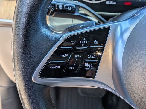 Used 2023 Mercedes-Benz GLC 300 image 11