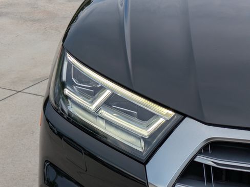 Used 2019 Audi SQ5 Premium Plus w/ Premium Plus Package AWD/4WD image 7