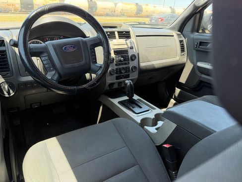 Used 2011 Ford Escape XLT AWD/4WD image 26