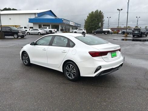 Used 2024 Kia Forte LXS FWD image 8