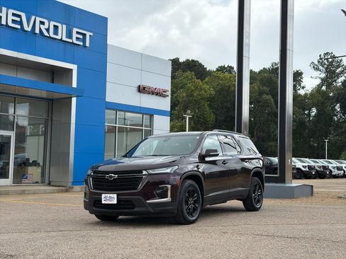 Used 2023 Chevrolet Traverse LT FWD image 12