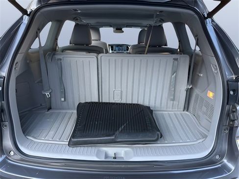 Used 2017 Toyota Highlander XLE image 11
