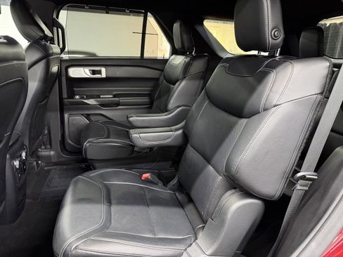 Used 2020 Ford Explorer ST w/ ST Street Pack image 21