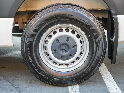 Used 2021 Mercedes-Benz Sprinter 2500 image 10