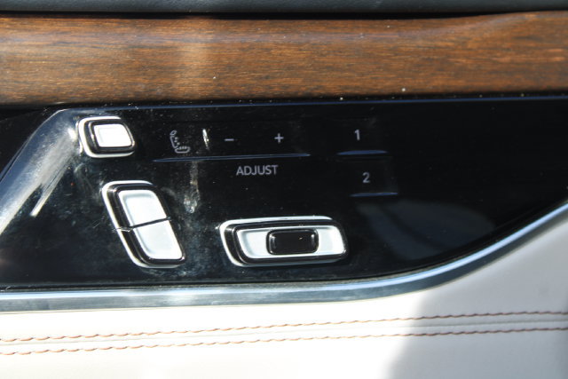 Used 2023 Jeep Grand Wagoneer L 4WD w/ Flexible Seating Group image 12