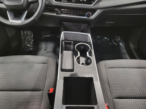 Used 2025 Chevrolet Equinox LT image 18