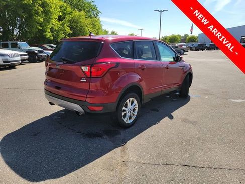 Used 2019 Ford Escape SE FWD image 3