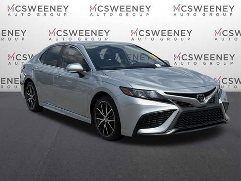 Used 2022 Toyota Camry SE FWD image 5