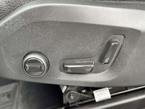 Certified 2024 Volvo XC90 B5 Plus w/ Protection Package Premier image 18