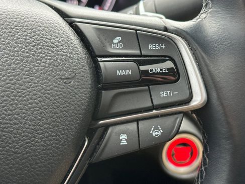 Used 2018 Honda Accord Touring image 38