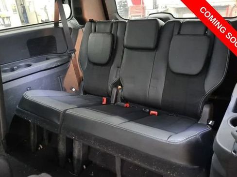 Used 2019 Dodge Grand Caravan SXT w/ Driver Convenience Group image 9