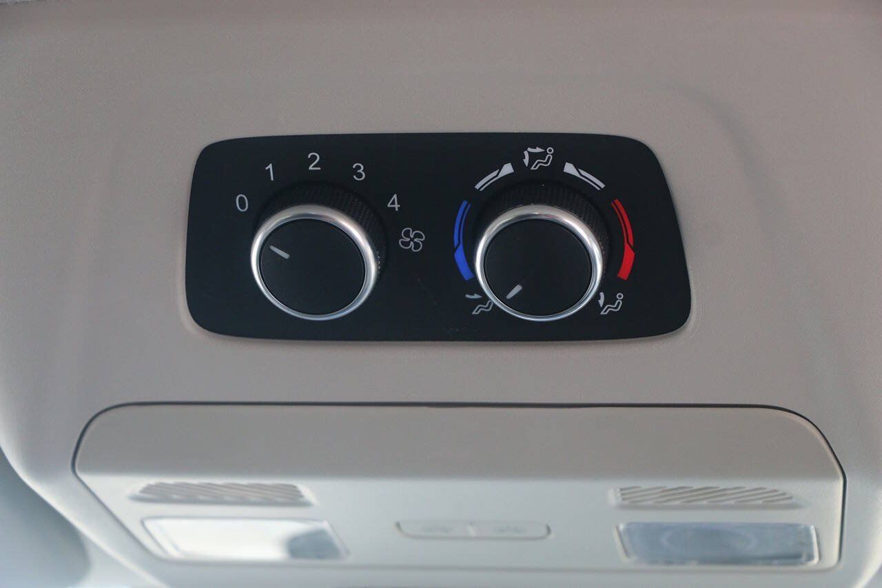 Used 2023 Ford Transit 350 XLT RWD image 21