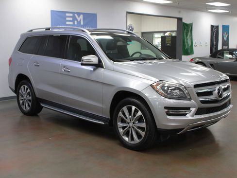 Used 2014 Mercedes-Benz GL 450 4MATIC image 3