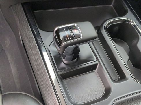 Used 2025 Chevrolet Silverado 1500 ZR2 w/ Technology Package image 13