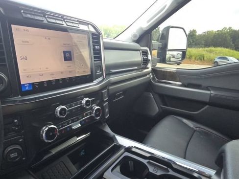 Used 2023 Ford F350 Lariat w/ Lariat Ultimate Package AWD/4WD image 27