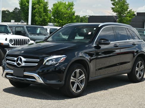 Used 2019 Mercedes-Benz GLC 300 4MATIC w/ Premium Package image 5