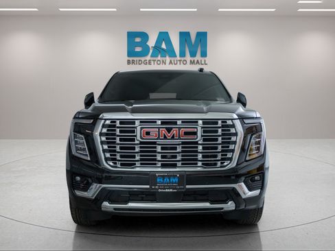 Used 2025 GMC Yukon Denali AWD/4WD image 2