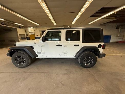 Used 2021 Jeep Wrangler Unlimited Sport image 4