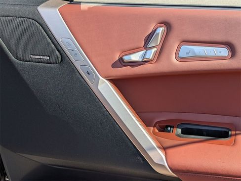 New 2026 BMW iX xDrive60 image 19