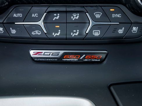 Used 2016 Chevrolet Corvette Z06 w/ 3LZ Preferred Equipment Group RWD image 25
