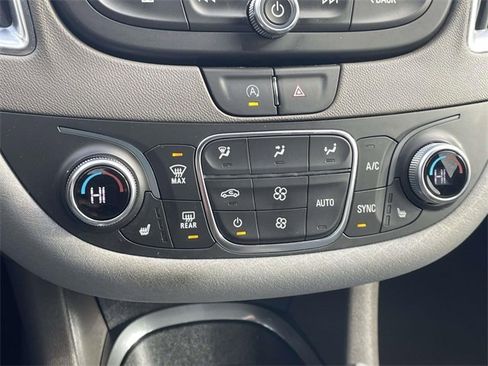 Used 2021 Chevrolet Malibu LT image 21