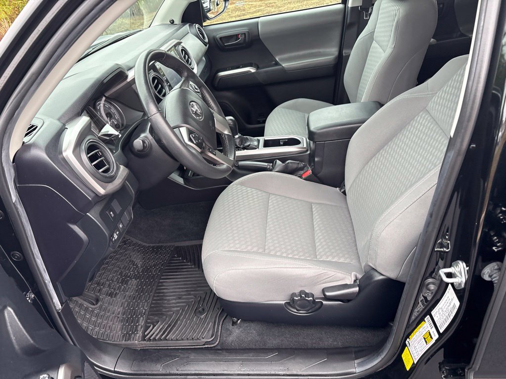 Used 2021 Toyota Tacoma SR5 w/ SR5 Appearance Package (SM) RWD image 16