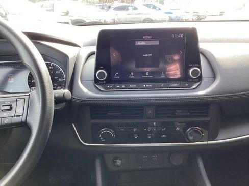 Used 2024 Nissan Rogue S image 18