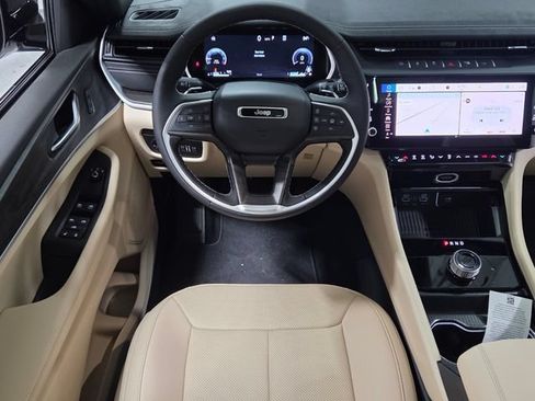 New 2026 Jeep Grand Cherokee L Limited w/ Luxury Tech Group II RWD image 7