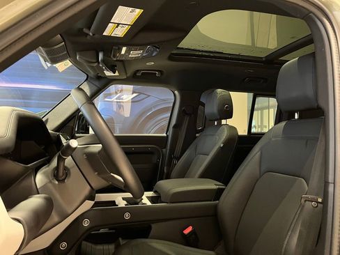 Used 2025 Land Rover Defender 110 S image 14