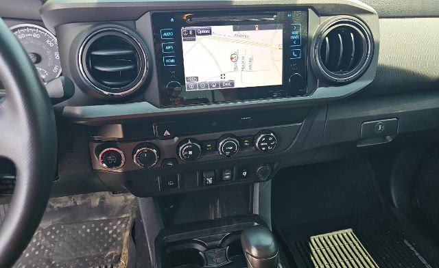 Used 2019 Toyota Tacoma TRD Sport AWD/4WD image 8