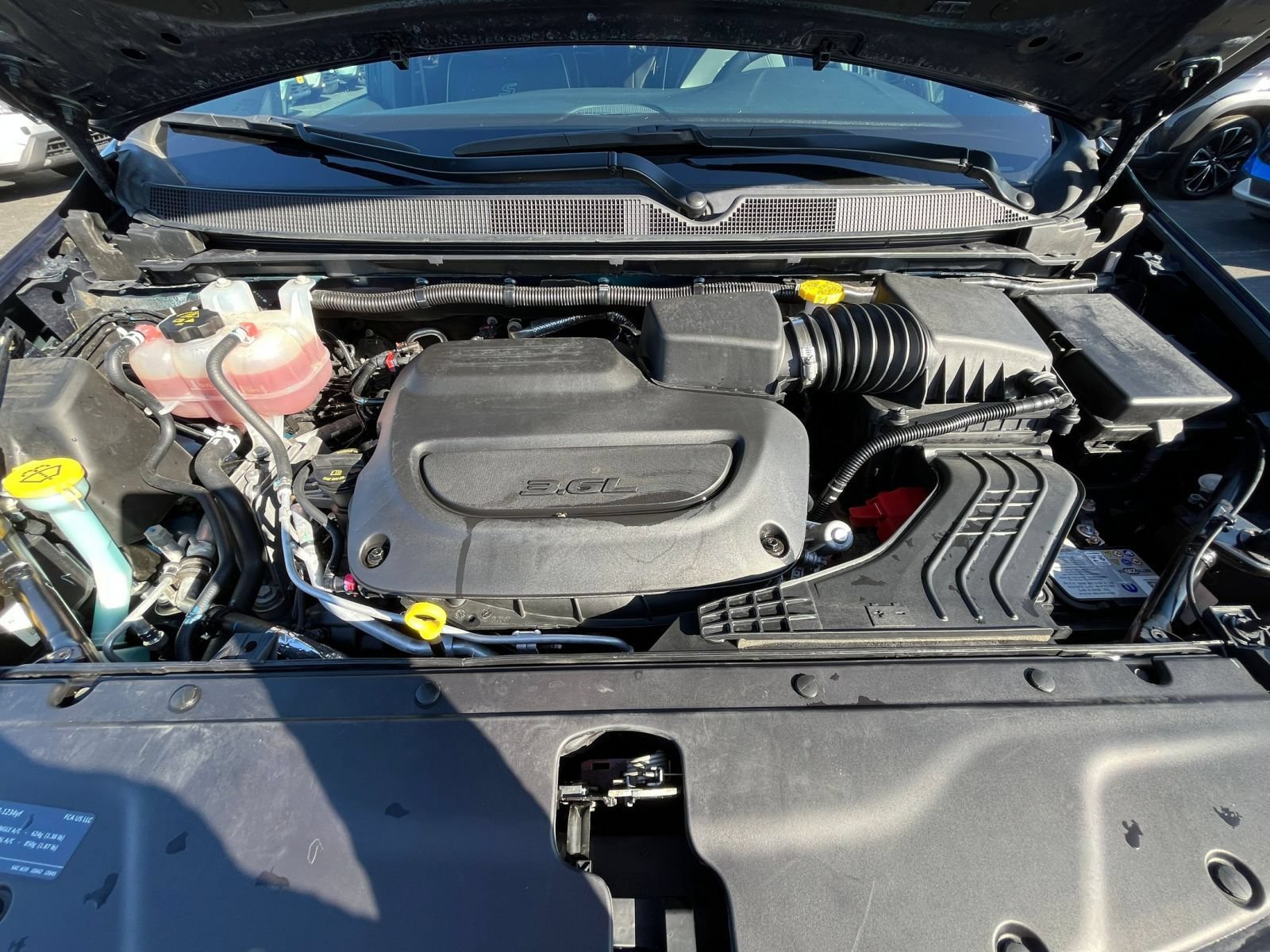 Used 2025 Chrysler Pacifica Limited FWD image 36