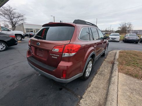 Used 2011 Subaru Outback 2.5i Limited w/ PWR Moonroof Pkg image 7