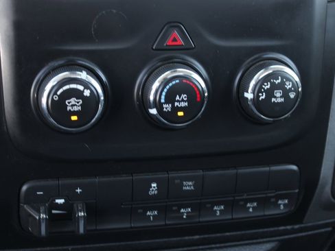 Used 2014 RAM 3500 Tradesman w/ Power & Remote Entry Group image 24