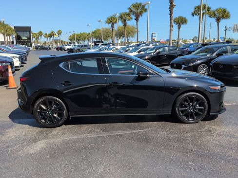 New 2026 MAZDA MAZDA3 Hatchback w/Premium Plus Pkg image 3