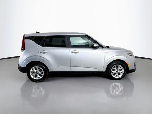 Used 2020 Kia Soul S FWD image 11