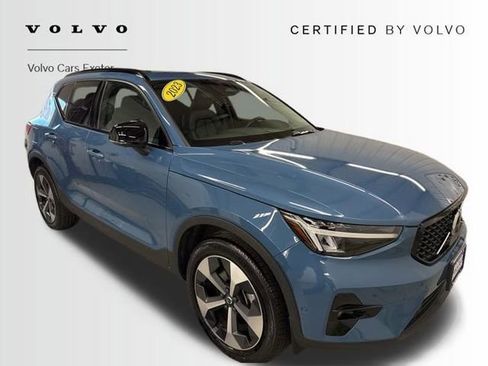 Certified 2023 Volvo XC40 B5 Plus w/ Driver Assist Package image 2