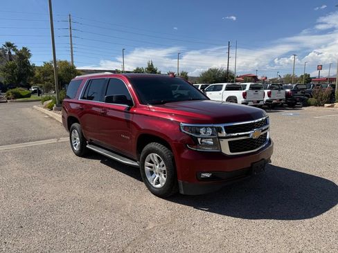 Used 2019 Chevrolet Tahoe LT w/ Luxury Package AWD/4WD image 3