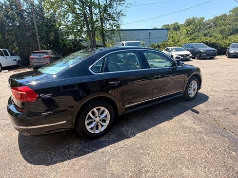 Used 2016 Volkswagen Passat 1.8T S FWD image 9