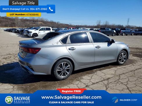 Used 2023 Kia Forte LXS FWD image 4