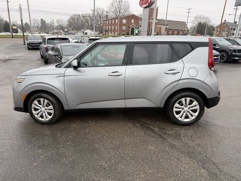Certified 2022 Kia Soul LX image 3