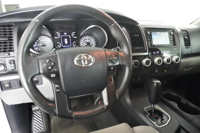 Used 2019 Toyota Sequoia SR5 AWD/4WD image 27