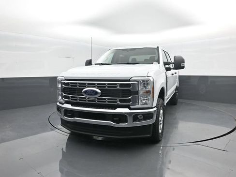 New 2026 Ford F250 XLT w/ FX4 Off-Road Package AWD/4WD image 4
