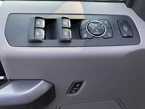 Used 2020 Ford F350 XLT w/ XLT Premium Package image 12