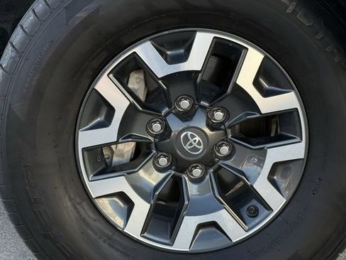 Used 2023 Toyota Tacoma TRD Off-Road w/ Technology Package image 10