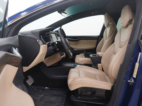 Used 2016 Tesla Model X Performance image 23