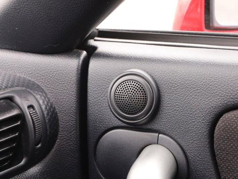 Used 2000 Toyota MR2 image 18