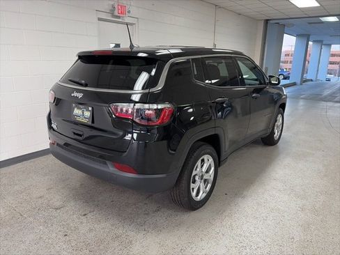 Used 2025 Jeep Compass Sport image 7