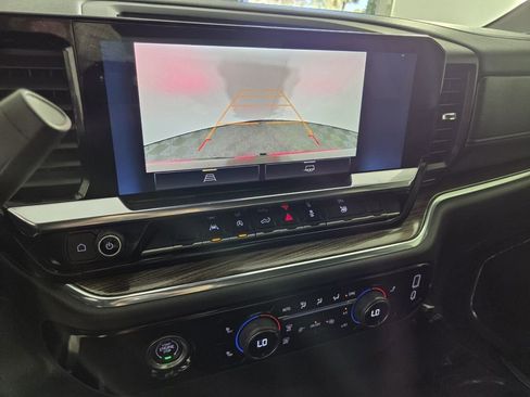 Used 2024 Chevrolet Silverado 1500 LT image 30