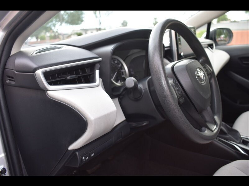 Used 2021 Toyota Corolla LE w/ Carpet Mat Package (TMS) FWD image 15